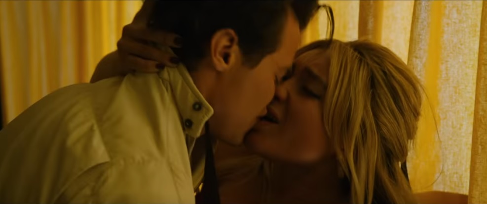 Harry Styles dhe Florence Pugh dhurojnë skena të nxehta në trailerin e filmit të ri (VIDEO)