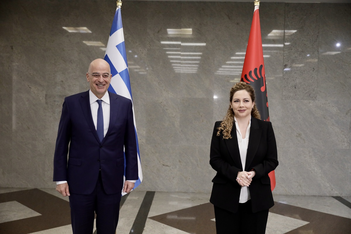 Dendias me Xhaçkën: Të bashkëpunojmë për abrogimin e ligjit të luftës dhe pensionet e shqiptarëve në Greqi