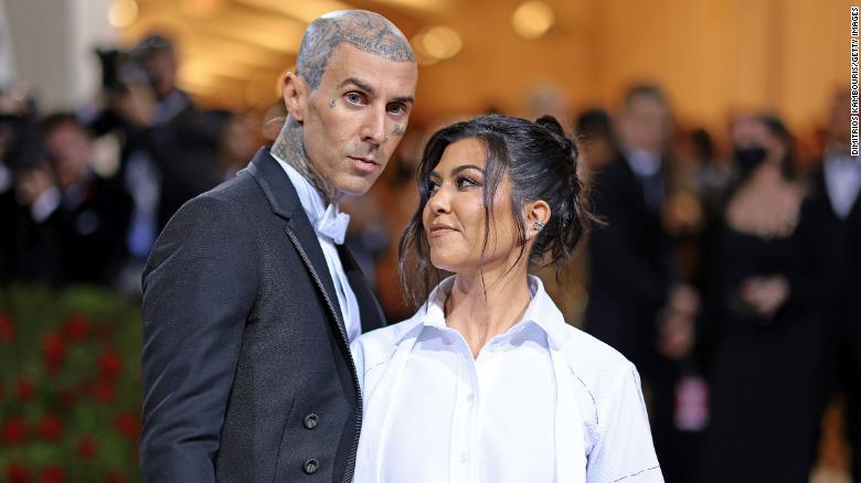 Martohen Kourtney Kardashian dhe Travis Barker