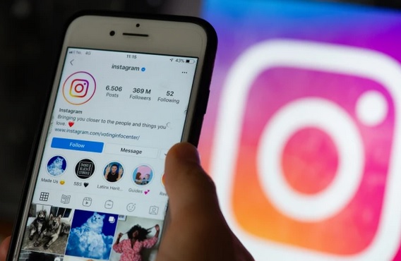 Këta janë të famshmit që kanë mbi 300 milionë ndjekës në Instagram (FOTO)