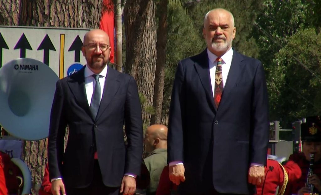 Michel pritet me ceremoni shtetërore nga Rama