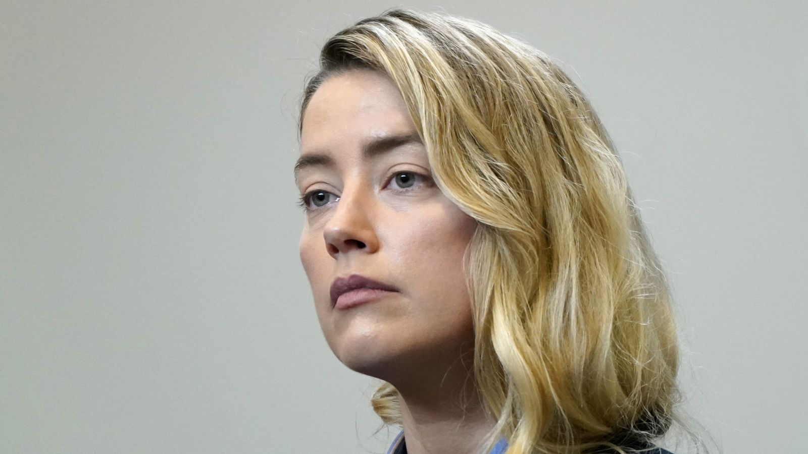 Amber Heard nis jetë të re në Madrid, raportohet se ka ndryshuar edhe emrin