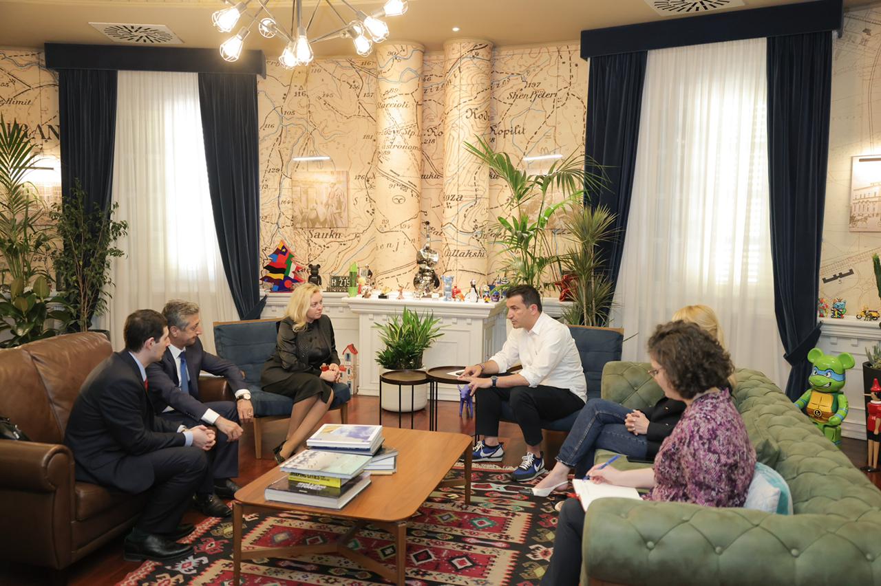 Veliaj takon kryetaren e Këshillit të Kharkivit, premton ndihmë për rindërtimin e Ukrainës pas luftës