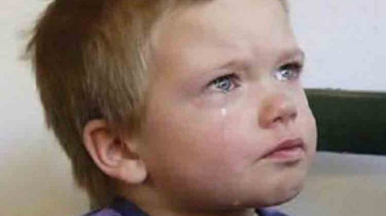 Djali që përloti botën me listën e dëshirave pasi u birësua nga një familje