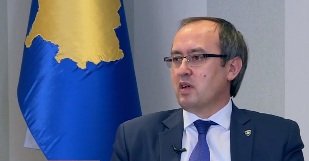 ​Hoti: Mungesa e rishikimit të buxhetit do të ndikojë negativisht në ekonomi