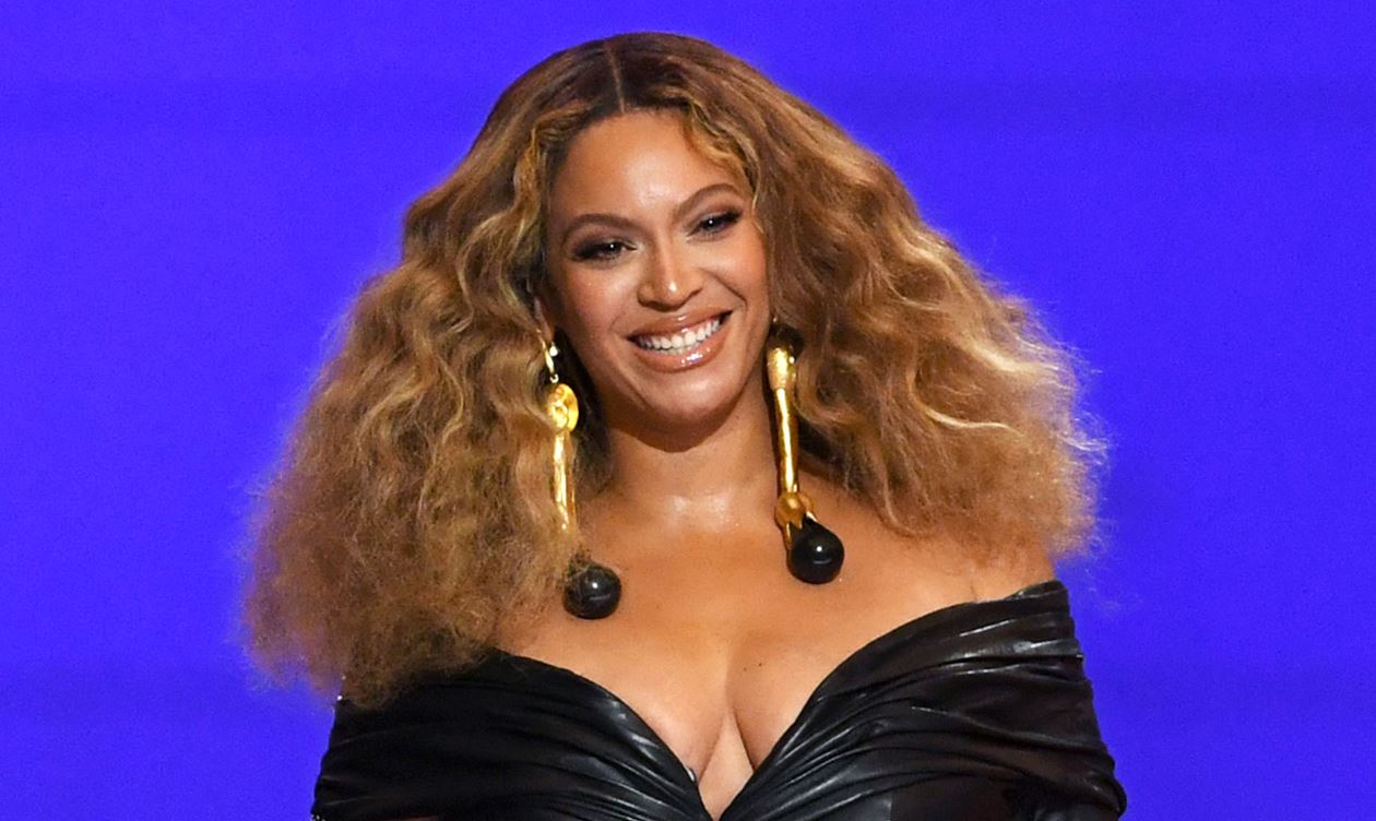 Beyonce do të publikojë albumin e shumëpritur muajin e ardhshëm