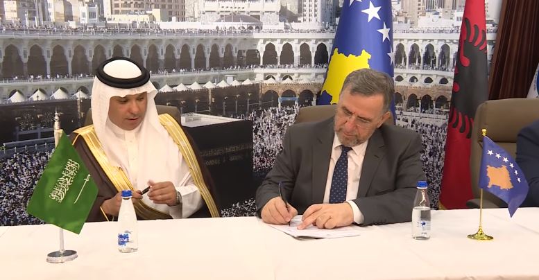 Arabia Saudite ia dhuron Kosovës 25 tonë hurma