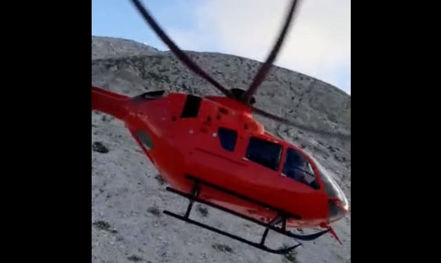 Bllokohen katër alpinistë në Valbonë, dy prej tyre përfundojnë në spital (VIDEO)