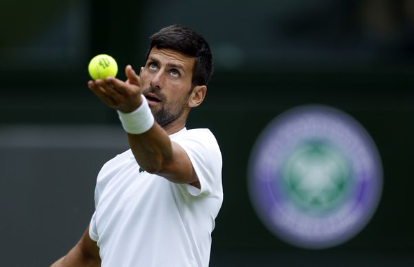 Wimbledon, Gjokoviqi e kalon rundin e parë