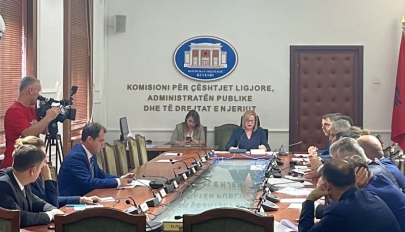 Komisioni i Ligjeve miraton raportin për kandidaturën e Bajram Begajt