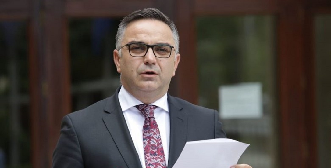 Tahiri: Në prag të dimrit t'u ndalen pagat mësimdhënësve është e pafalshme