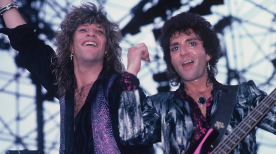 Vdiq në moshën 70 vjeçare anëtari themelues i Bon Jovi