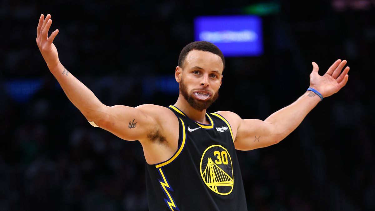 Curry çimentohet legjendë, katër herë kampion me Luftëtarët (VIDEO)