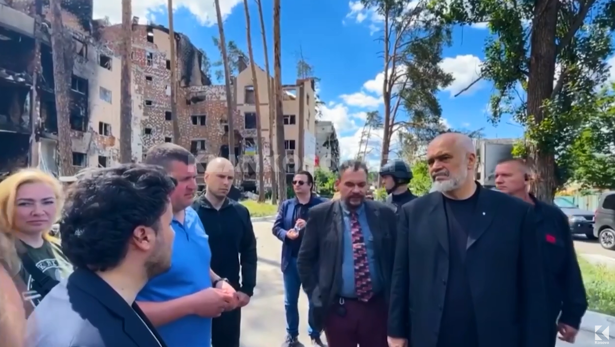 Rama dhe Abazoviq “shijojnë” Ukrainën, ngushëllojnë Zelenskyn (VIDEO)