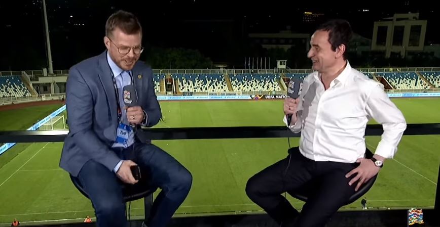 Qeveria shpërndan intervistën e Kurtit dhënë në Klan Kosova: Mikrofonat do të testohen me 3-2, 3-2!
