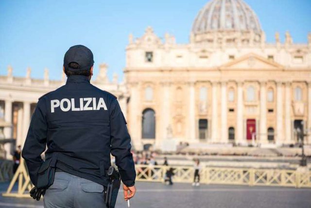 Itali: U kapën në flagrancë duke shitur drogë, arrestohen katër shqiptare