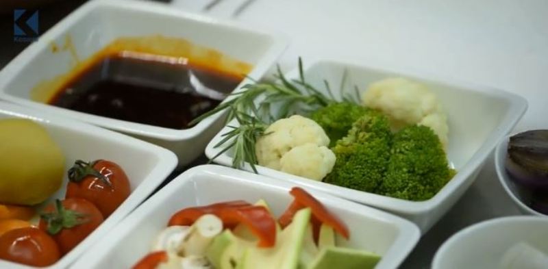 Si përgatitet mishi i rosës në tavë? (VIDEO)