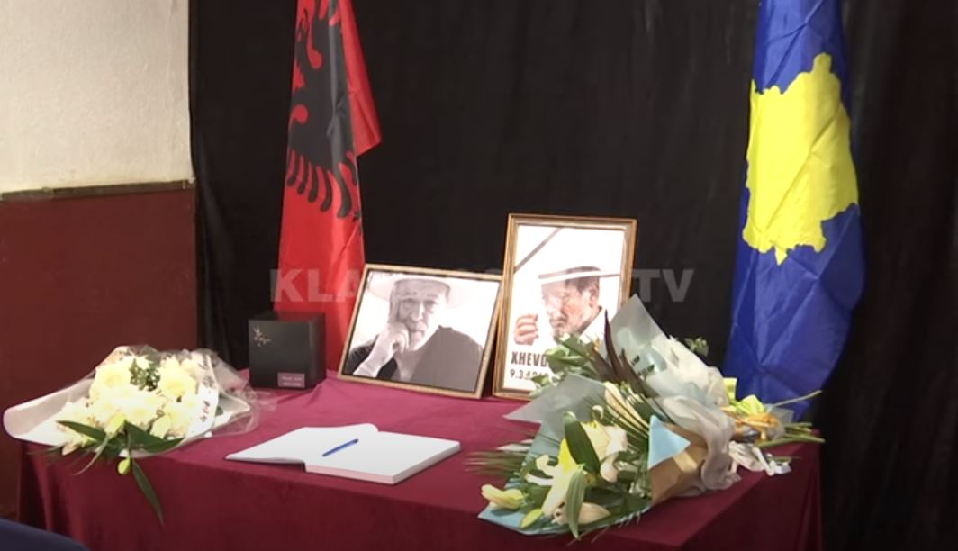 Rahoveci e varros hirin e kryepoetit të vet, merr pjesë edhe Kurti (VIDEO)