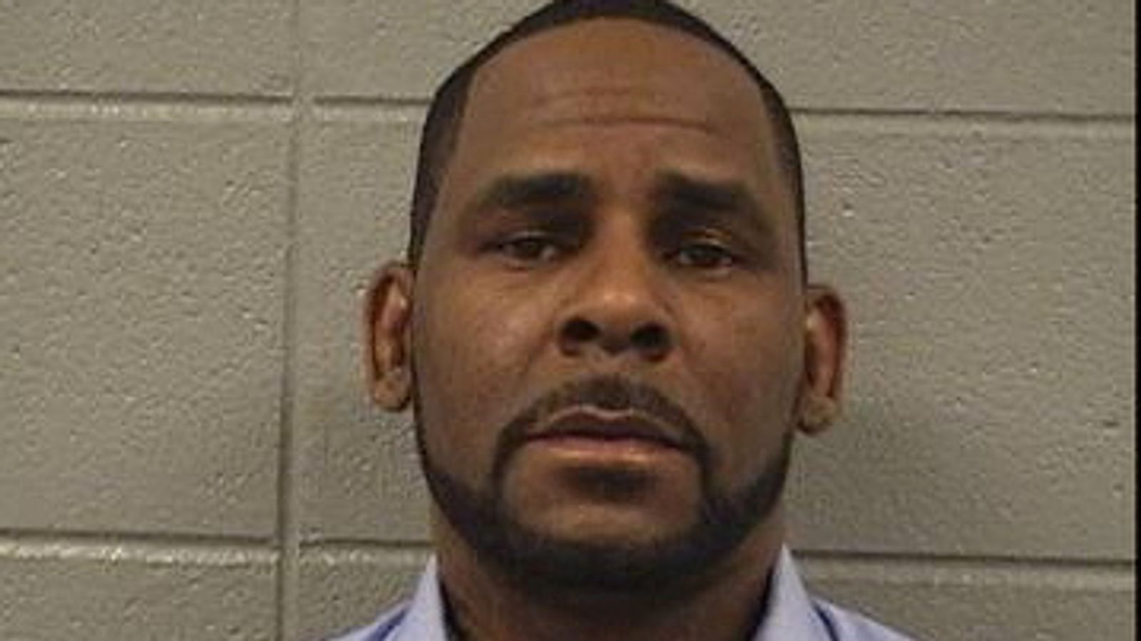 Këngëtari R. Kelly dënohet me 30 vjet burg për abuzim seksual me fansat e tij