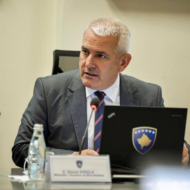 Dorëzohet kallëzim penal kundër Xhelal Sveçlës