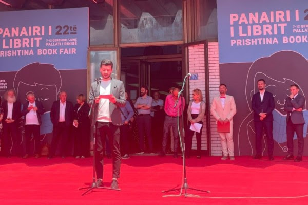 ​Hapet panairi i librit në Prishtinë, mbi 100 botues prezantojnë rreth dy mijë tituj të rinj