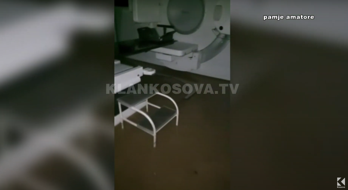 Onkologjinë e mbyt uji, zhyten aparatura milionëshe (VIDEO)