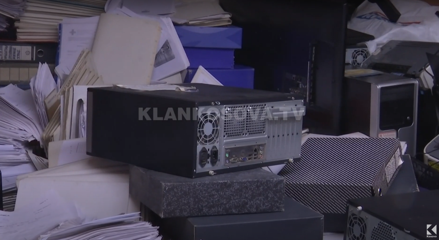 Kosova konfiskon kamerat në Shtërpcë që i spiunonte Serbia (VIDEO)