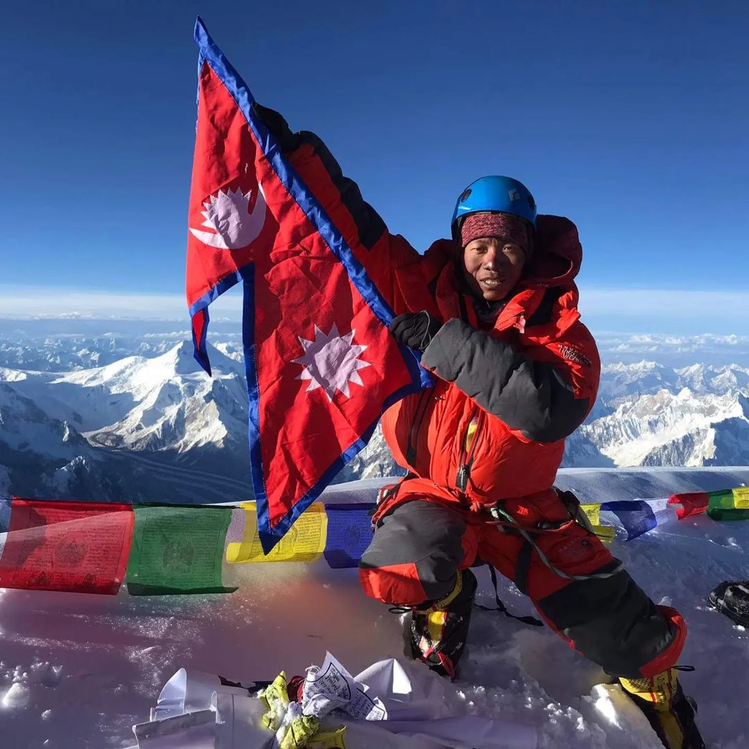 Pasdawa Sherpa krijon histori, bëhet personi më i shpejt që u ngjit në 5 majat më të larta