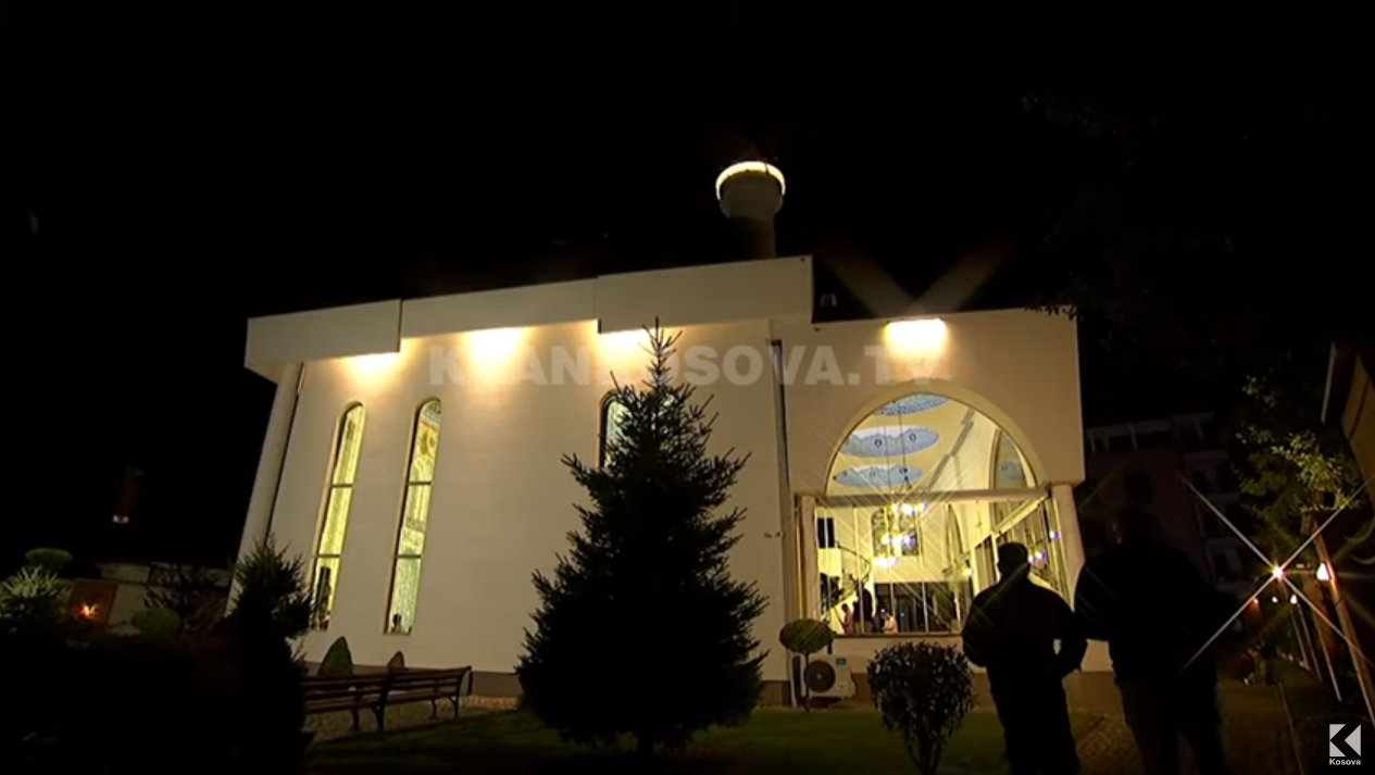 Ilahi e ligjërata speciale në xhaminë “Haxhi Ibrahim Devolli (VIDEO)