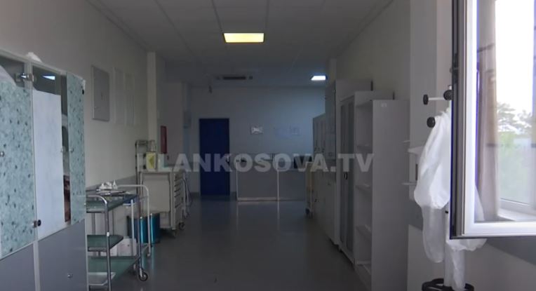 Ferizaj e Vushtrria, asnjë biokimist në spital, Gjilani vetëm me një (VIDEO)