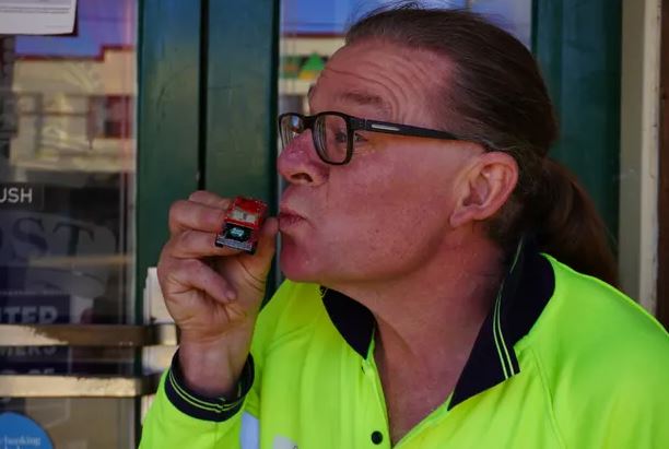 Australiani emocionohet kur gjen veturën lodër pas pesë dekadave (VIDEO)