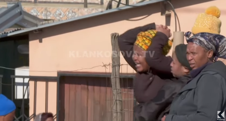 Sulmuesit vranë 15 jug-afrikanë në një lokal (VIDEO)