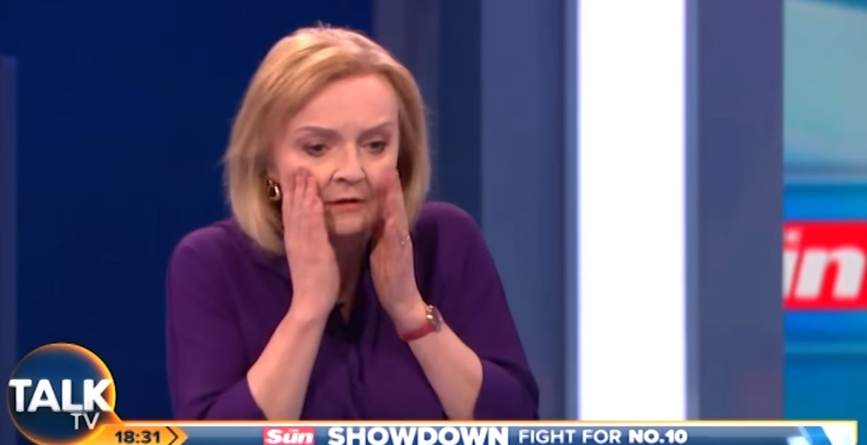 Moderatores i bie të fikët, ndërpritet debati mes dy kandidatëve për kryeministër në Britani (VIDEO)