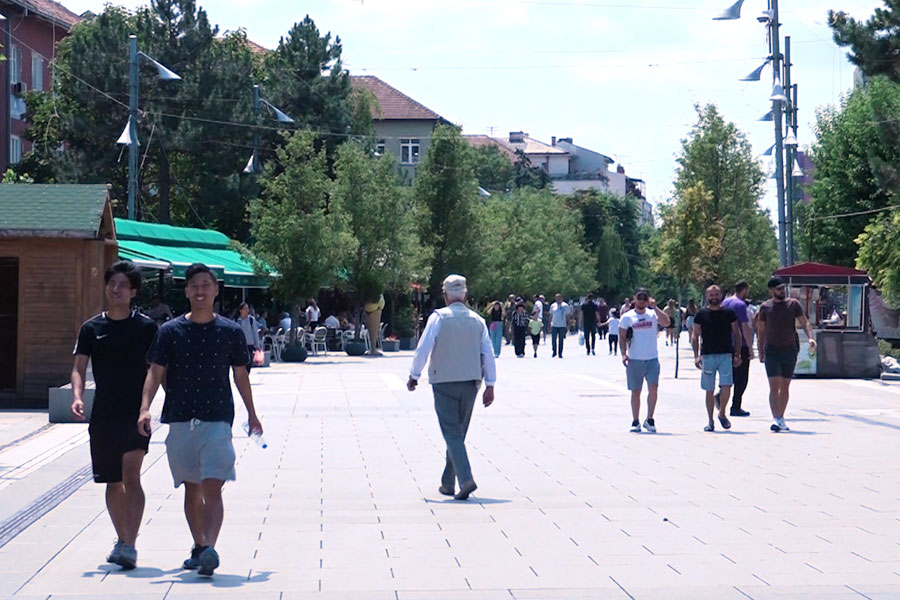 ​Qytetarët “pro” vendimeve për reciprocitet dhe targa