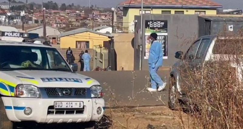 15 të vrarë në një lokal në Afrikën e Jugut
