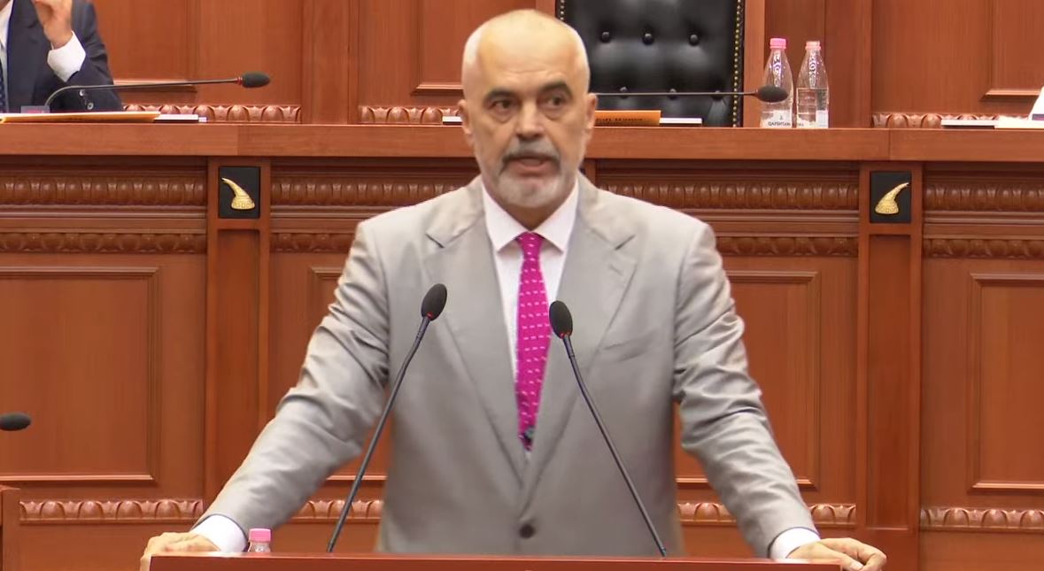 “Jam katundari më i mirë këtu”, Rama - opozitës: Jeni mallkimi që ndjek vendin