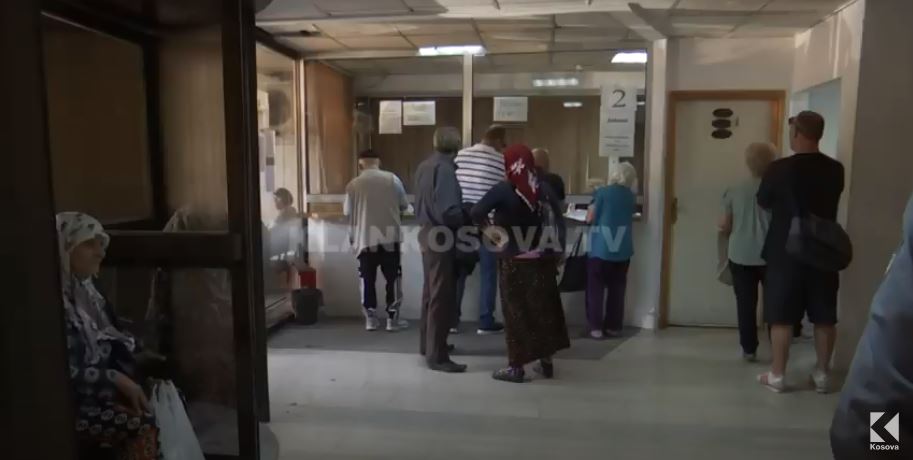 Pensionistët obligohen të dëshmojnë që janë gjallë (VIDEO)