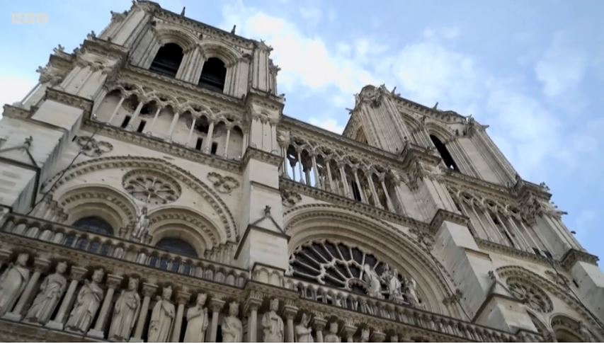 Katedralja Notre Dame në rrugën e duhur për t'u rihapur në 2024 (VIDEO)