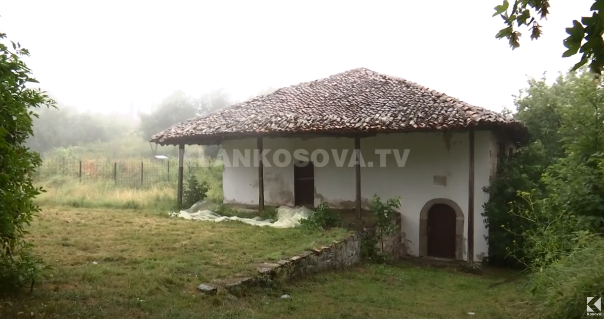 Xhamia treshekullore në Novobërdë, as për Bajram s’ka xhemat (VIDEO)