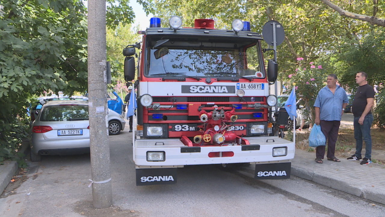 Arrestohet 50 vjeçari në Tiranë, rrahu djalin dhe më pas dogji shtëpinë