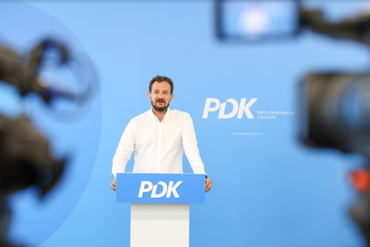 Bernard Nikaj i PDK-së: Dimri po vjen, edhe me terr edhe me tarifa të larta