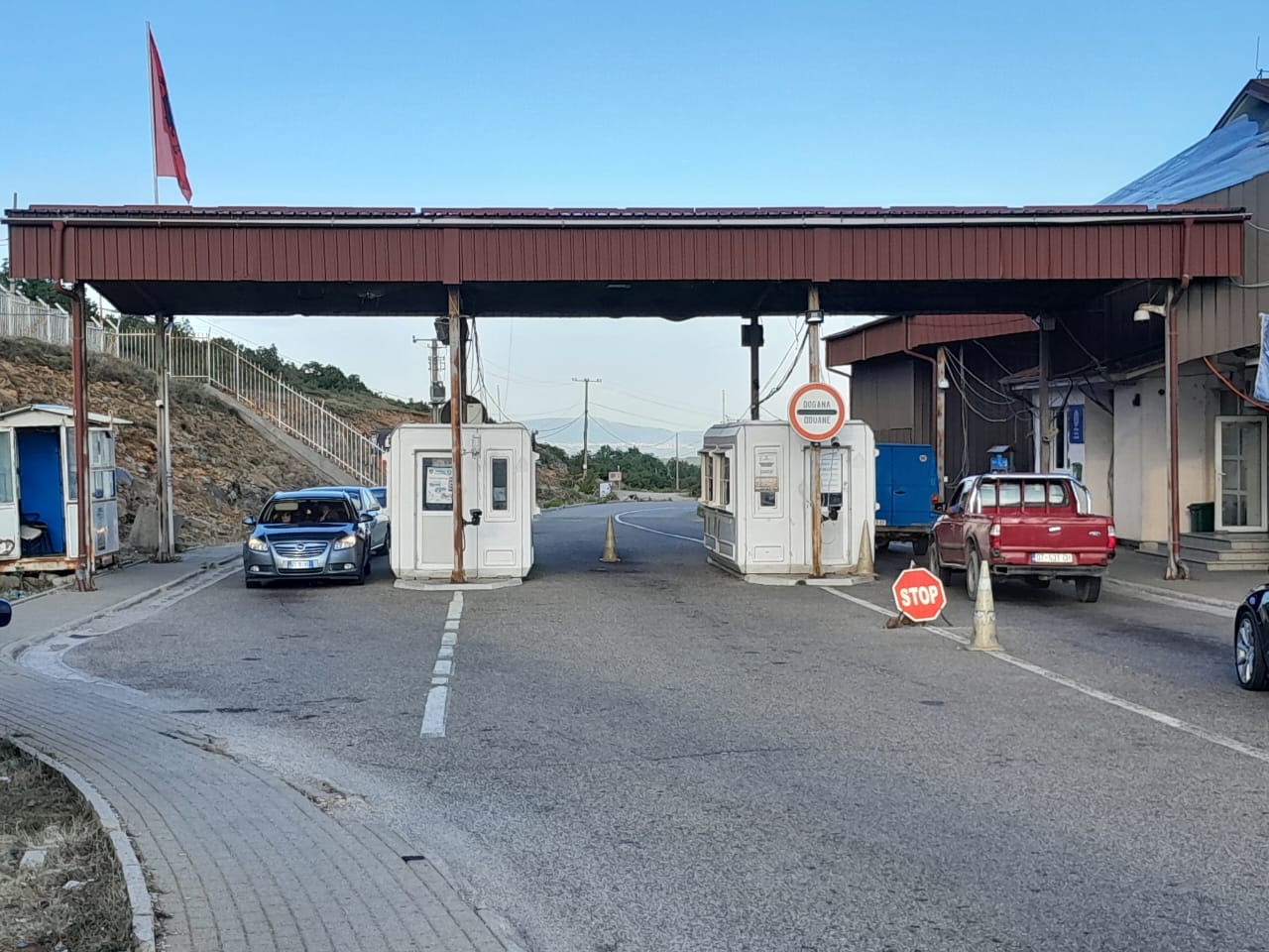 Arrestohet shoferi, dyshohet për vjedhje të veturës së një institucioni të Kosovës