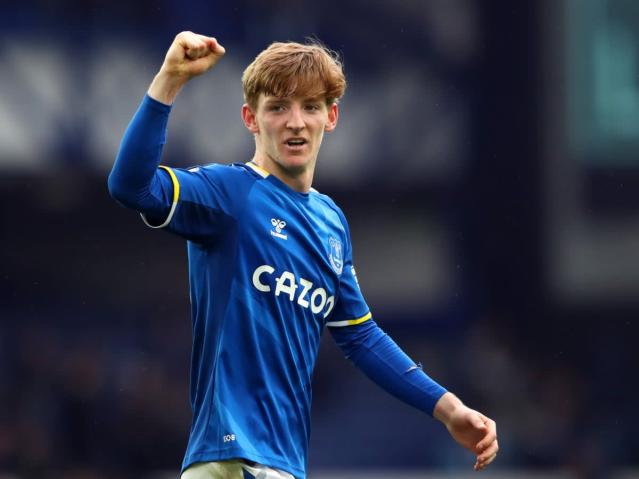Chelsea rrit ofertën për Gordon