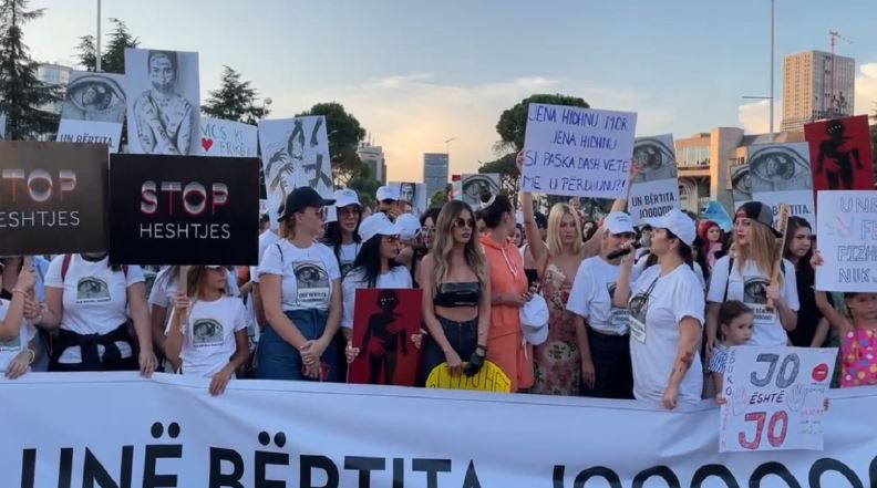 Pas Prishtinës e Shkupit, edhe Tirana proteston ndaj rastit të përdhunimit të 11-vjeçares