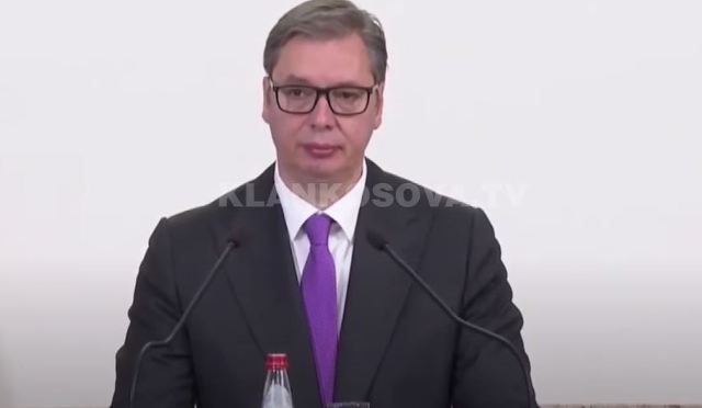 Vuçiq nuk sheh zgjidhje për targat (VIDEO)