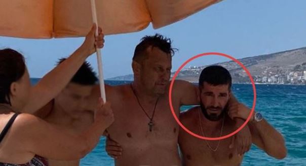 Sarandë: I riu i shpëton nga mbytja babë e bir