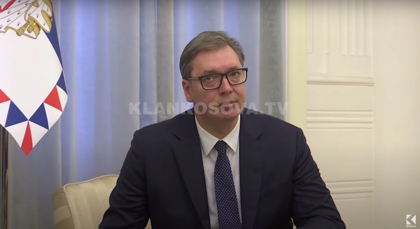 Vuçiq “pranon” dokumentet, jo targat (VIDEO)