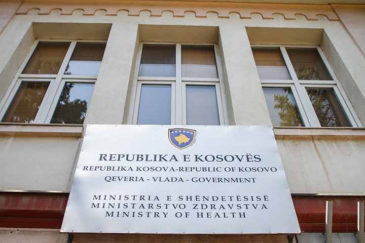 MSh rekomandon dozën përforcuese kundër COVID-19