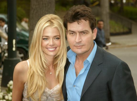 Denise Richards tregon pse i dha fund martesës me Charlie Sheen teksa ishte 6-muajsh shtatzënë