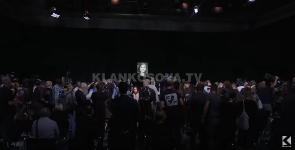 Nderohet e bija e mikut të Putinit, e vrarë në Moskë (VIDEO)